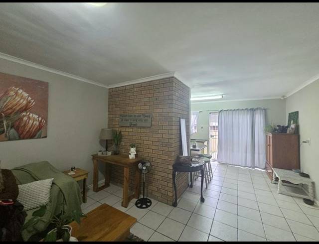 3 BEDROOM HOUSE FOR SALE IN OAKGLEN